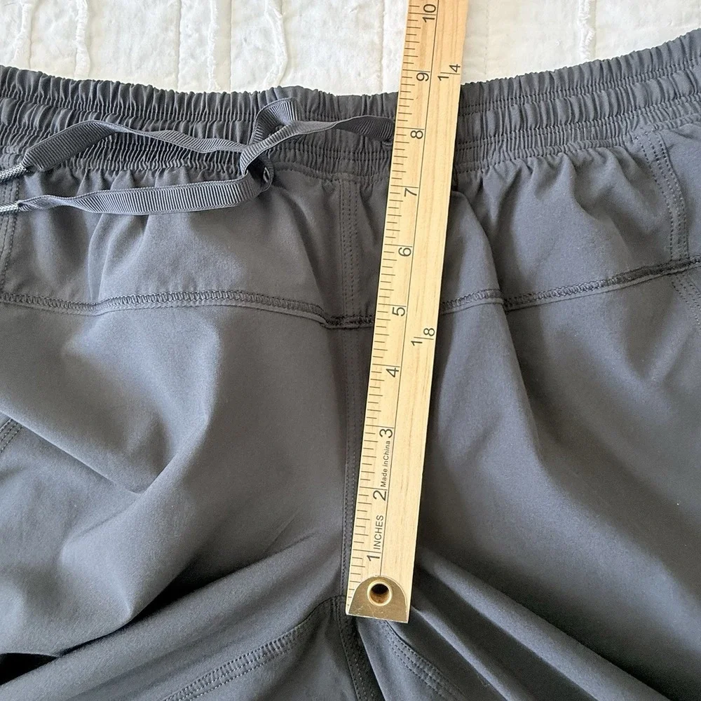 Lululemon Black Swift Crop Capri DANCE Studio Pants Woman 8‎ (RARE) Gorpcore